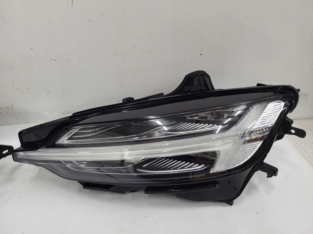 фото №3, Лампа перед левая правая volvo v60 s60 full led
