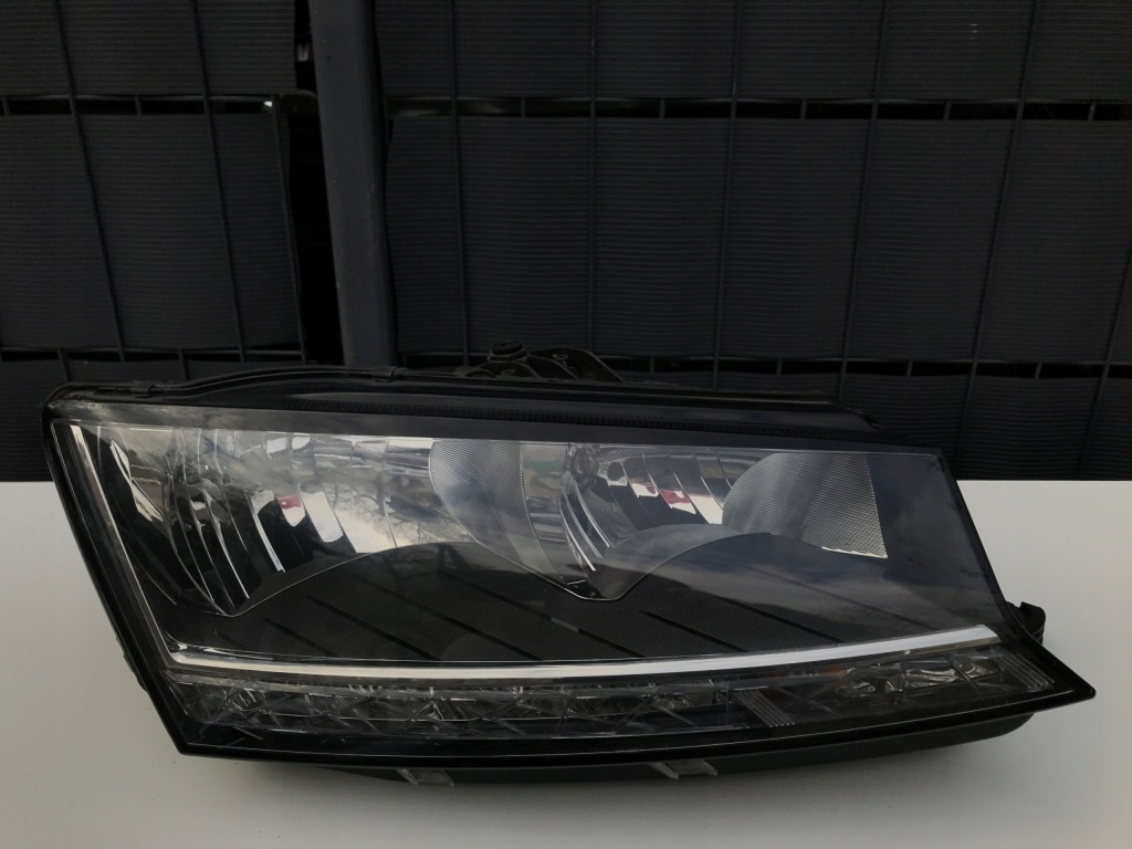Купить Skoda fabia 3 3 6v правый  фара перед рестайлинг  led 18