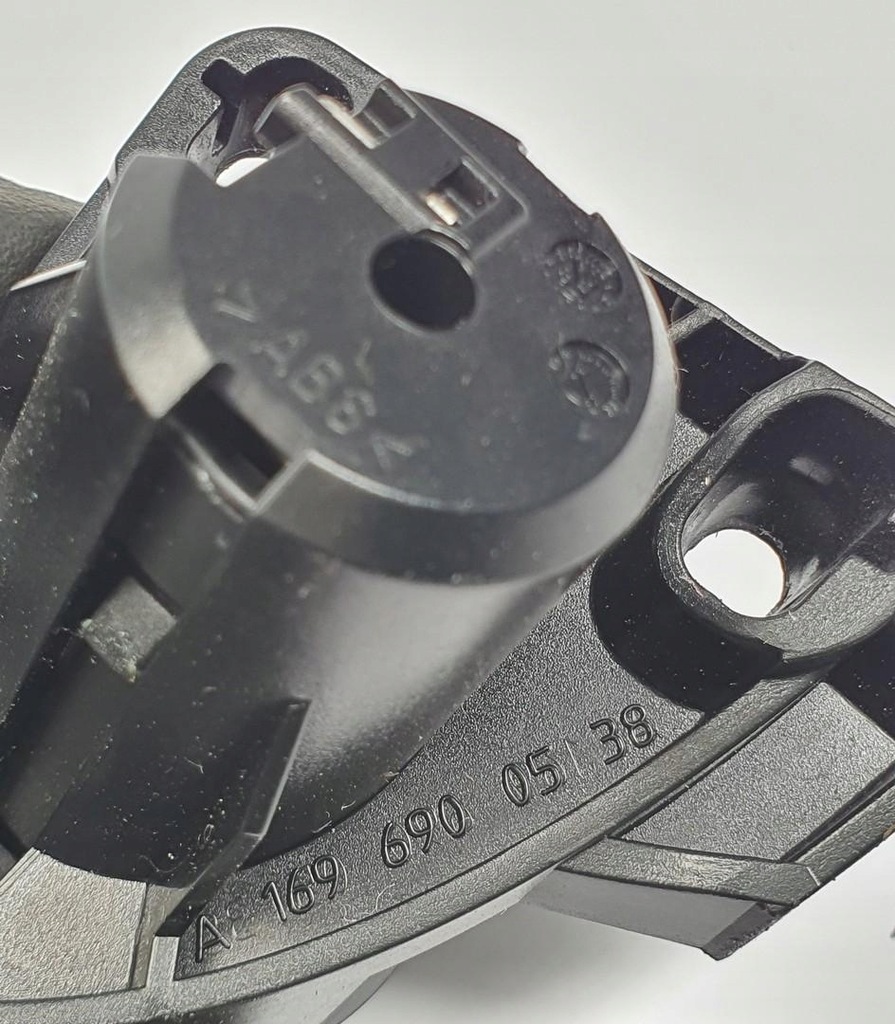 фото №5, Засувка підлога багажника mercedes w245 a1696900538