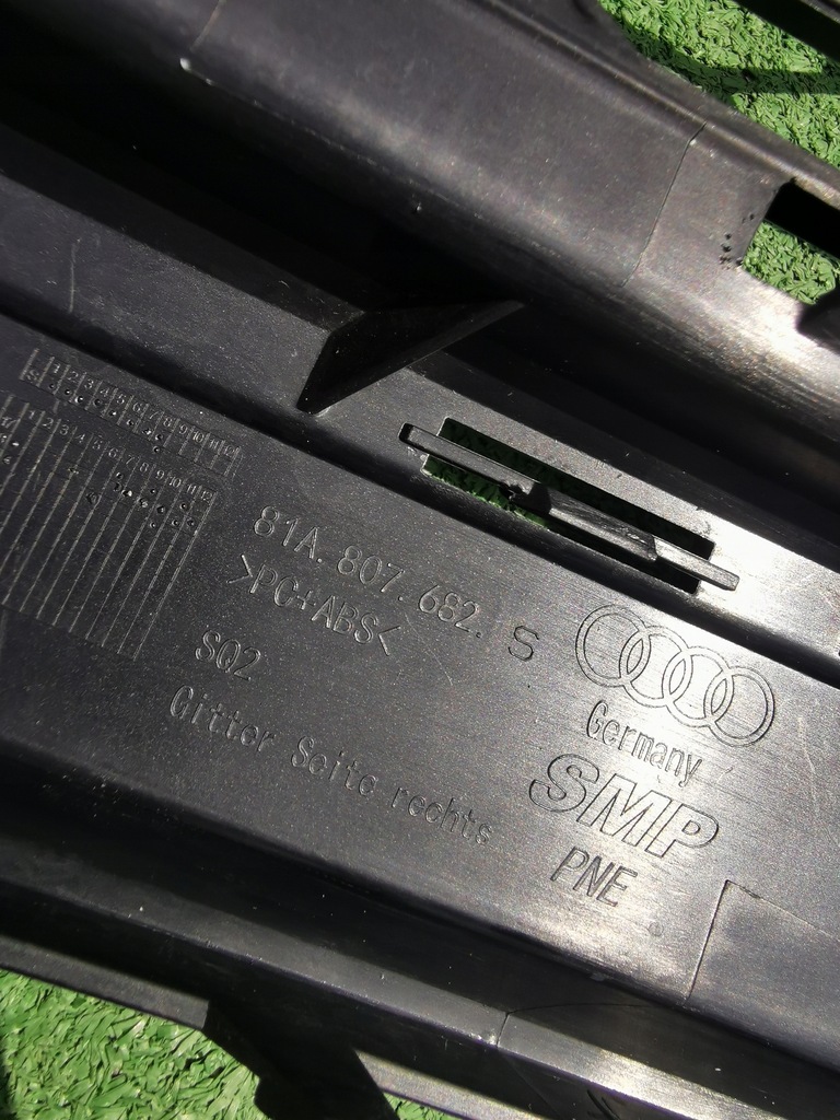 фото №13, Решітка права бампера перед передній audi q2 sq2 81a 81a807682s