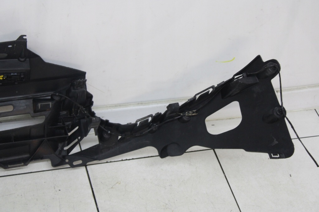 Накладка верхній поперечина підсилювач решітка  ford focus mk3 2010r- bm51-17e778-ah Оригінал