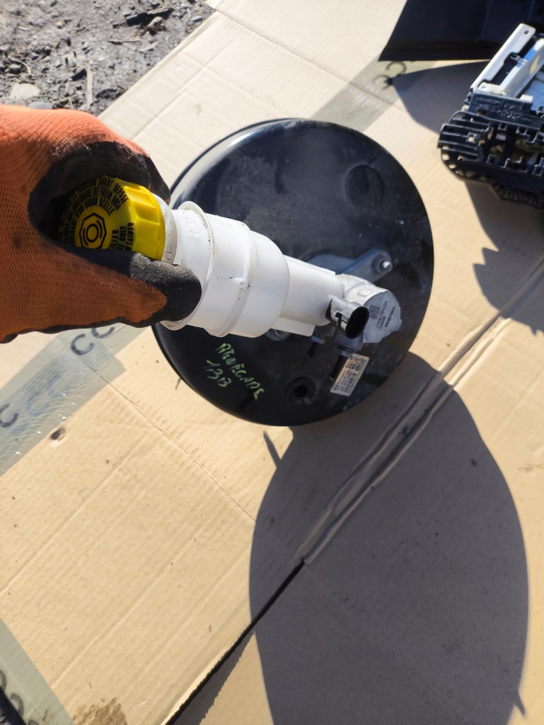 Jeep renegade jeep renegade fiat насос тормозная усилитель тормозов 52031549 ? Цена