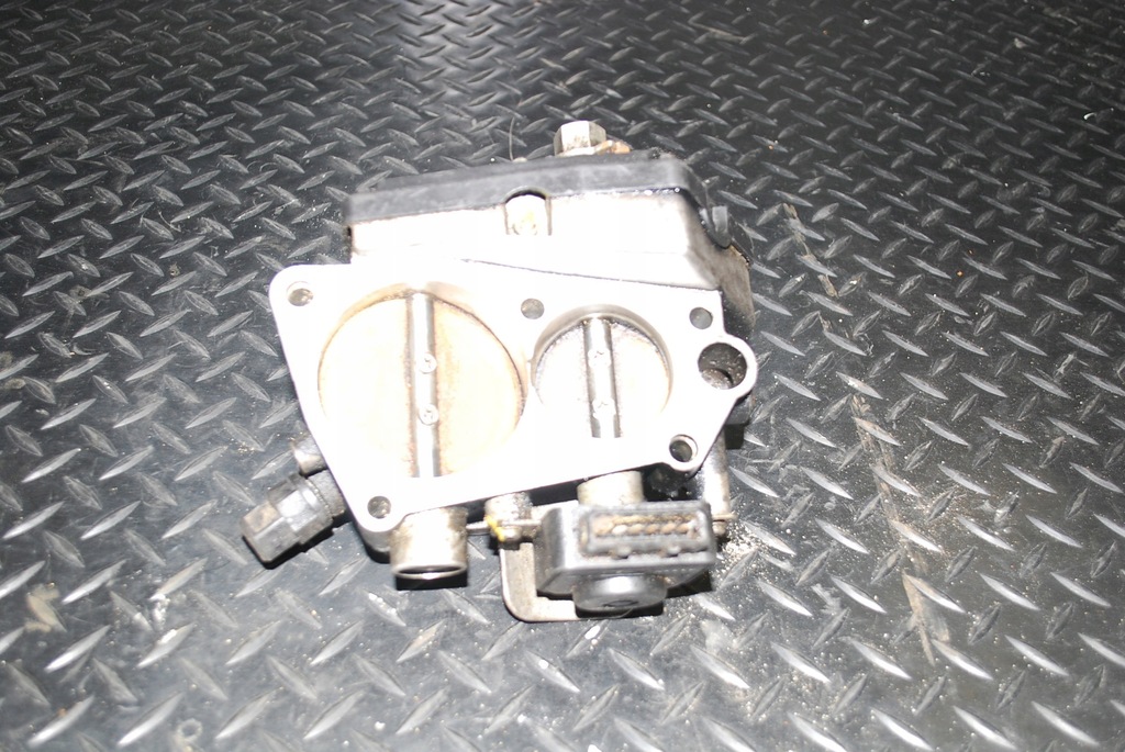 фото №7, Audi a8 d2 4.2 v8 дросельна заслінка 077133063af