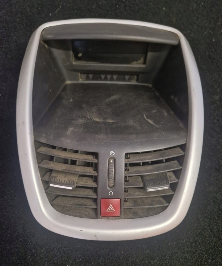 фото №1, Peugeot 207 решітка обдув середня + дисплей