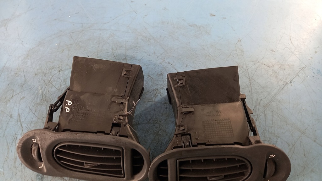 фото №2, Решётки обдув renault modus 1.5dci 04r