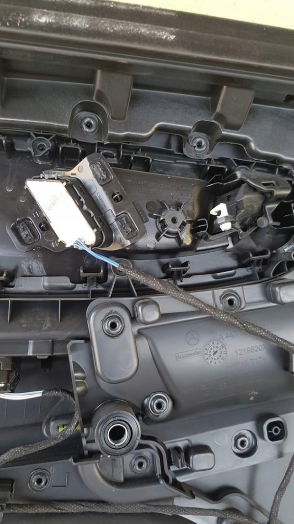 фото №9, Обшивка двері лівий перед mercedes vito w447