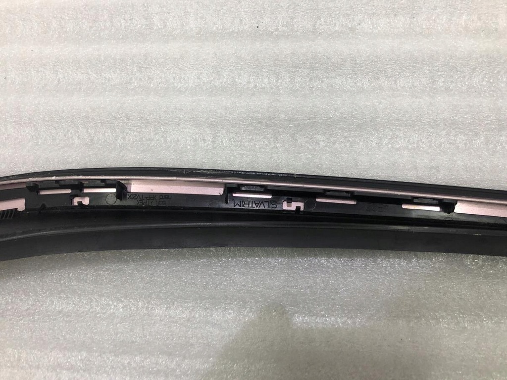 фото №9, Молдинг уплотнитель левая dacia duster ii