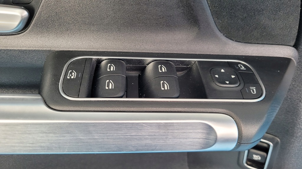 фото №5, Mercedes x247 glb 200 23r обшивка обивка дверь перед левая a2477204702