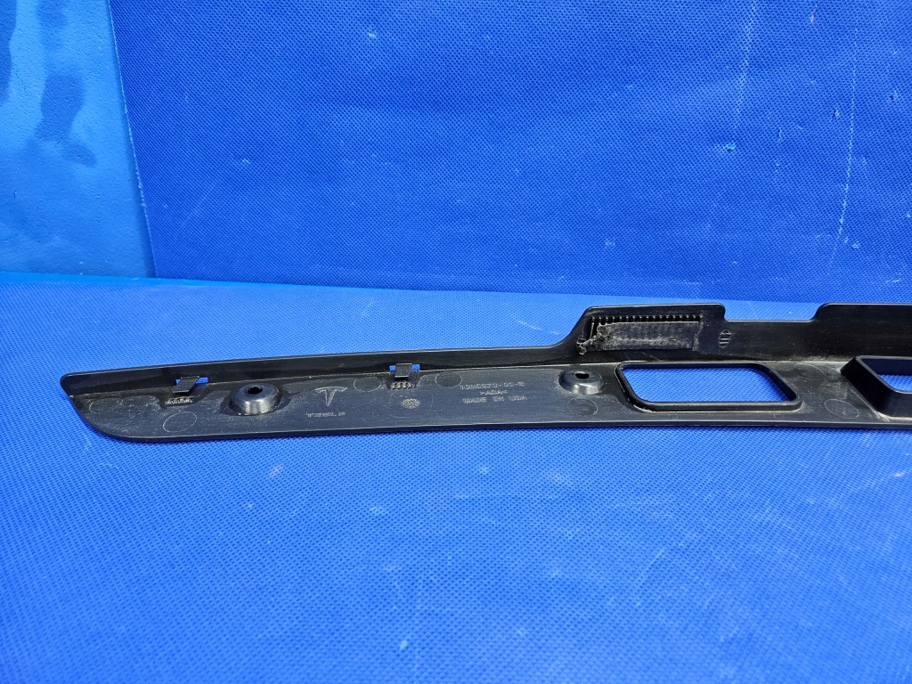Tesla x молдинг накладка крышки задний  задний 1035370-00-e Киев