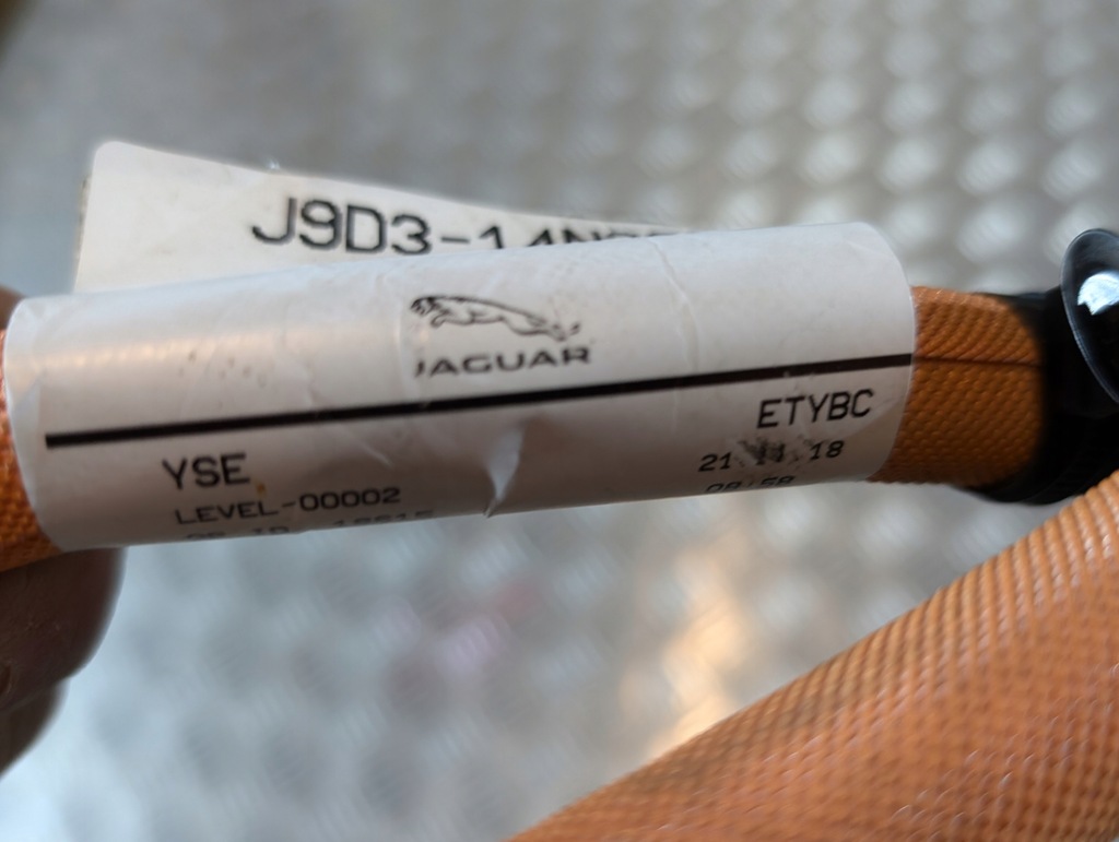 фото №7, Jaguar i-pace - шланг двигуна інвертора j9d3-14n236