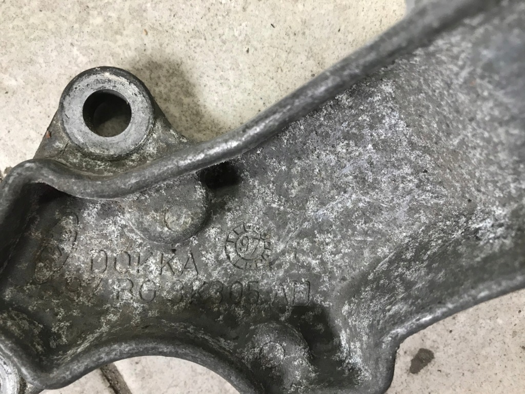 фото №3, Ford mondeo mk2 кронштейн двигуна