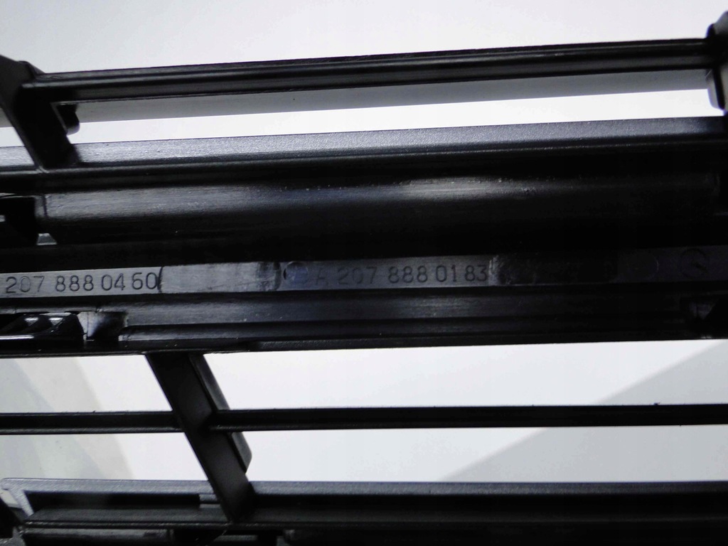 фото №12, Mercedes e klasa 207 c/a решётка радиатора решётка радиатора серебристый w207