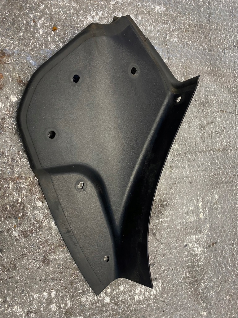 фото №1, Bmw 5 gt f07 захист лампи задня ліва 7201659