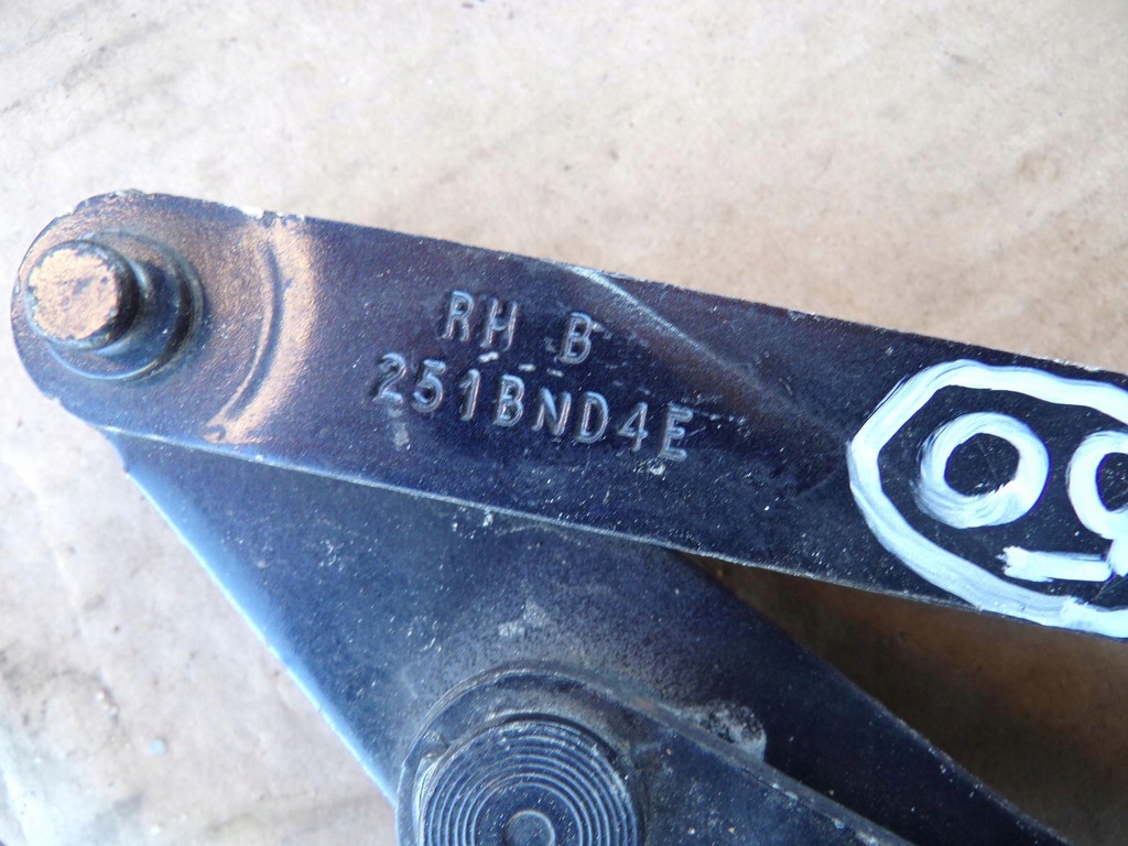 фото №7, Петля капот правый левый discovery iv комплект