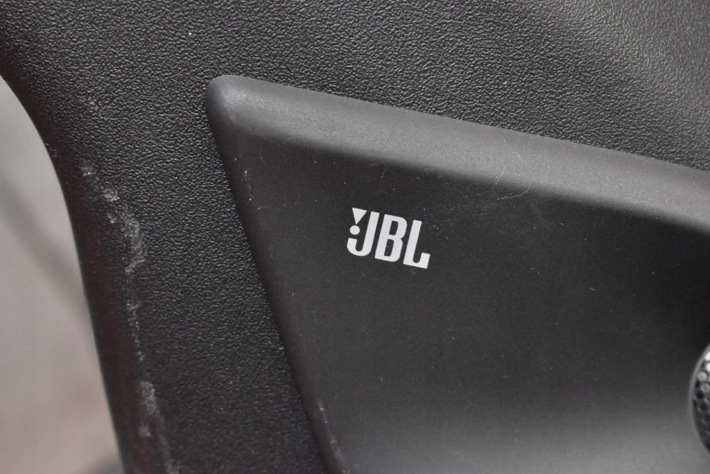 фото №7, Потолок солцезащитный козырёк ручки фонари освещение салона toyota bz4x 22-