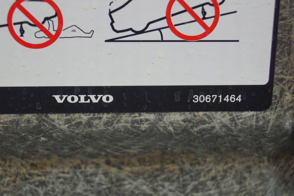 фото №16, Volvo xc60 xc70 ii обшивка багажника 30671464