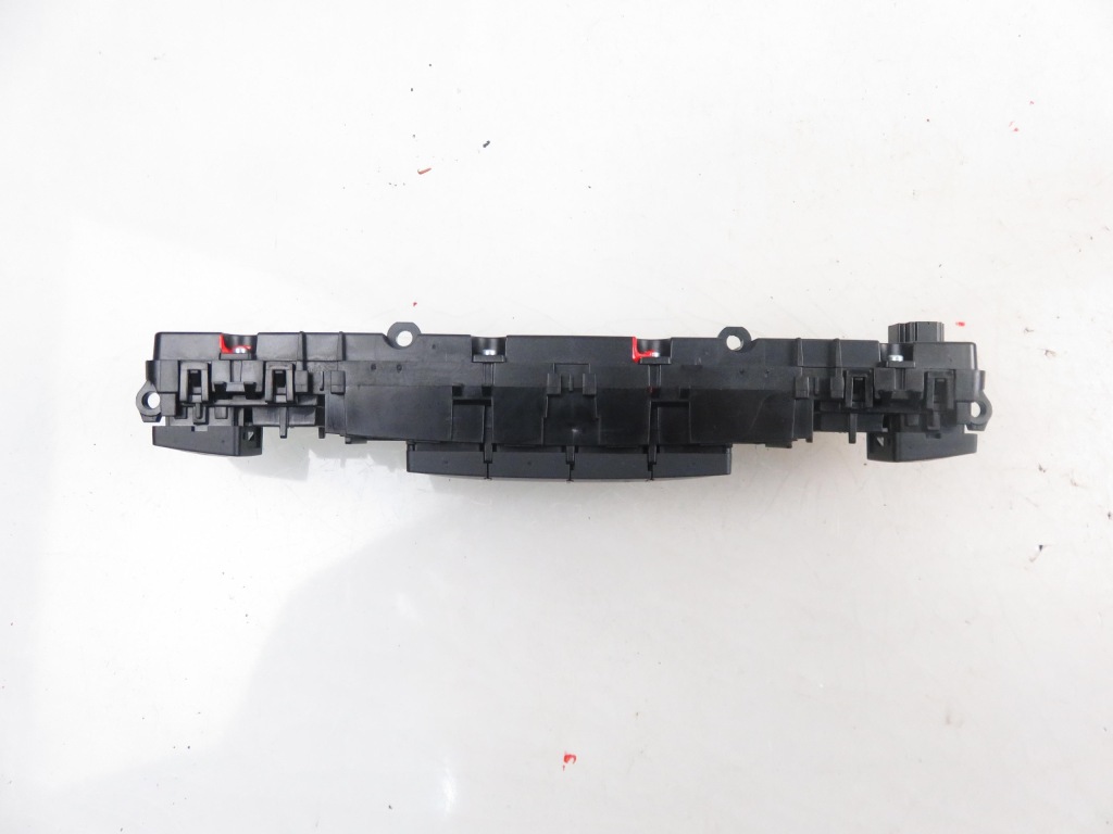 Выключатель подогрев сидений merc c207 2079051601 Недорого