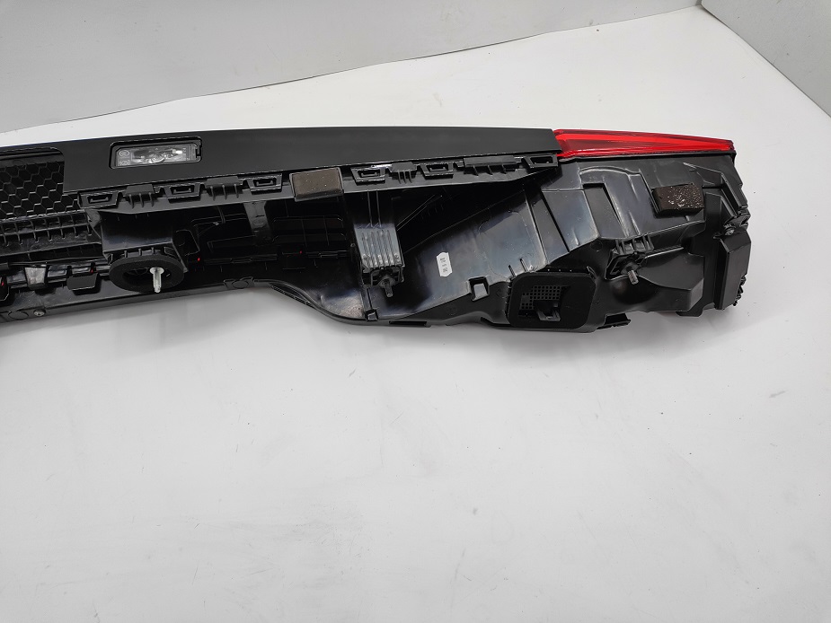 фото №10, Накладка лампа задня 4m8945095q audi q8 rsq8 sae