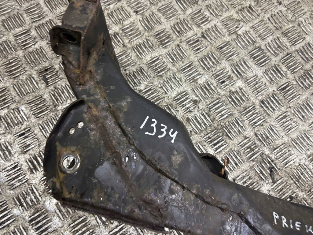 Купити Підрамник передні nissan 350z