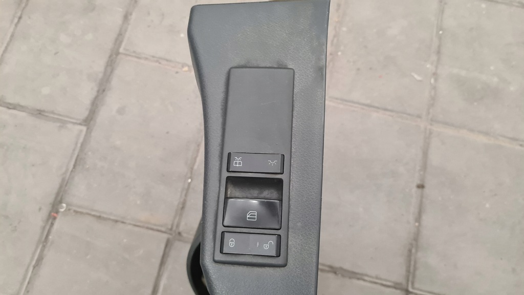 фото №5, Mercedes actros mp4 оббивка двері права