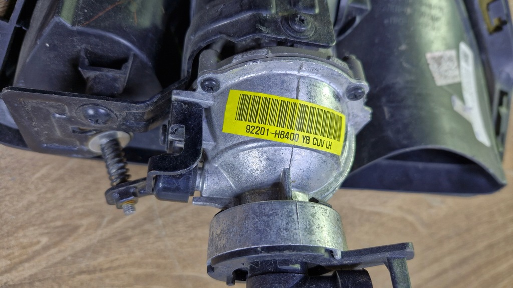 фото №6, Kia stonic противотуманная фара левый решётка 86525-h8410 92201-h8400