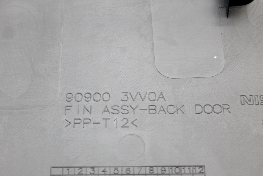 фото №10, Молдинг декоративна багажника nissan note e12 909003vv0a 1.2l бензиновий 72kw