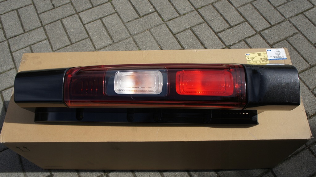 фото №1, Задня права лампа renault trafic iii 3 lift кришка багажника