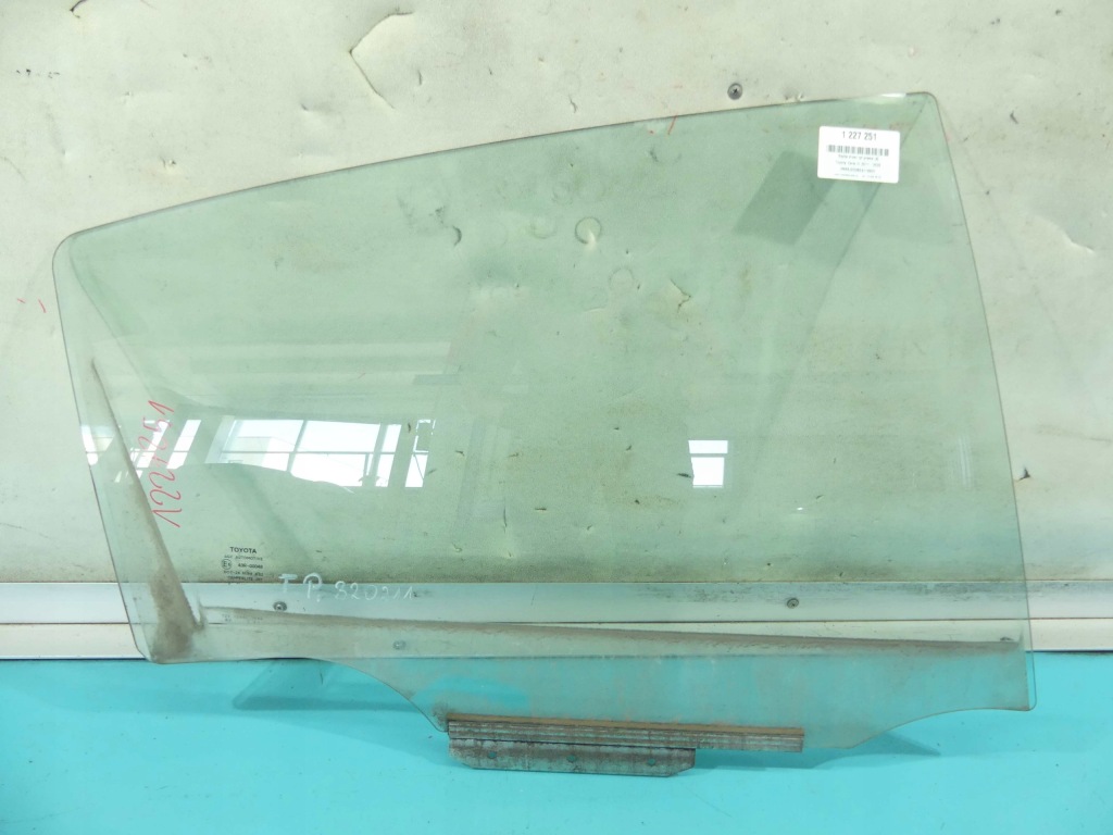 фото №1, Стекло дверь задняя правая toyota yaris iii 2012r