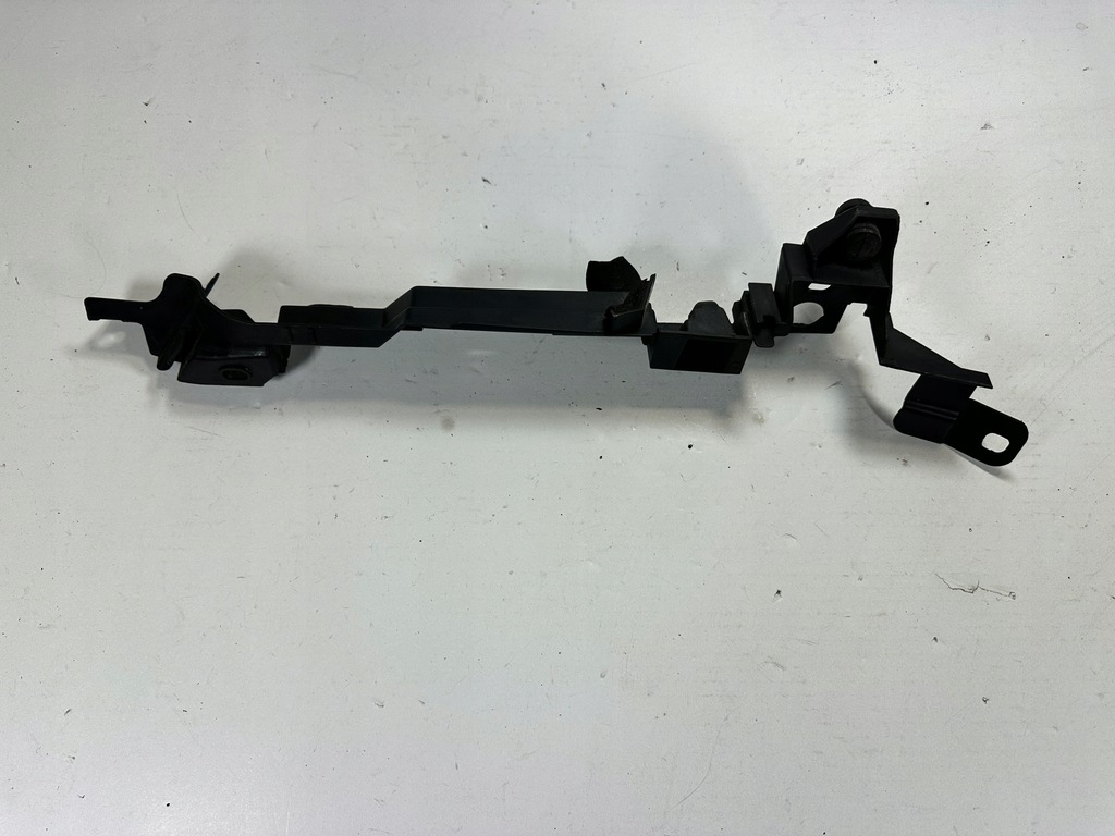 фото №1, Corsa d направляющая крыла левый перед 13266903