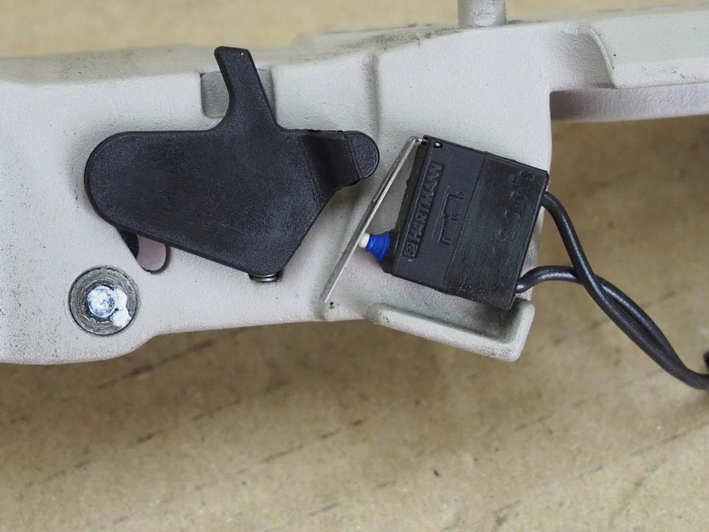 фото №11, Засувка датчик дах 9641108877 peugeot 206 cc