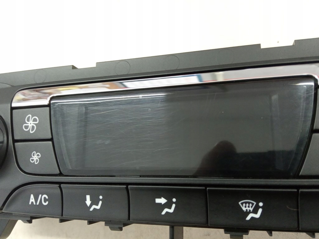 фото №3, Ford focus mk3 2011-14r. - панель climatronic