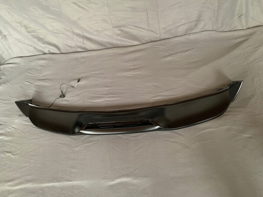 фото №1, Porsche cayenne 7p5 молдинг спойлер спойлер крышки задняя