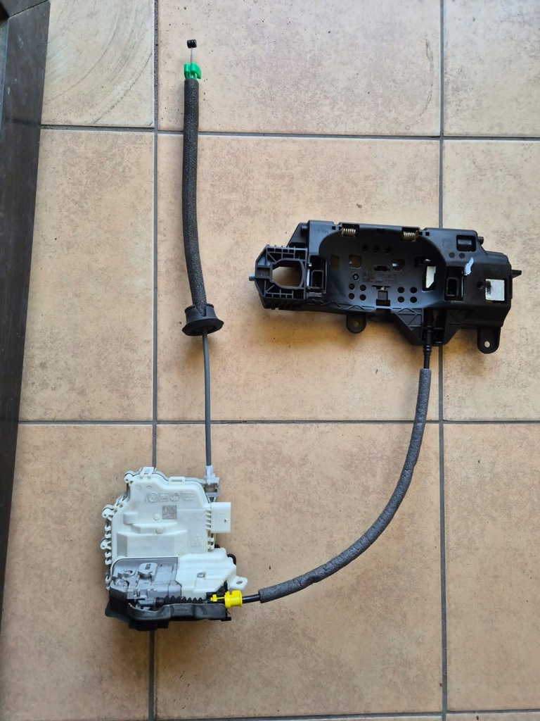 фото №1, Audi замок двері правий перед 8x1837016c