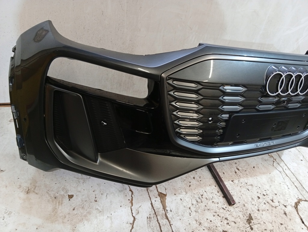 Бампер решётка  audi q6 e-tron 85h перед Киев