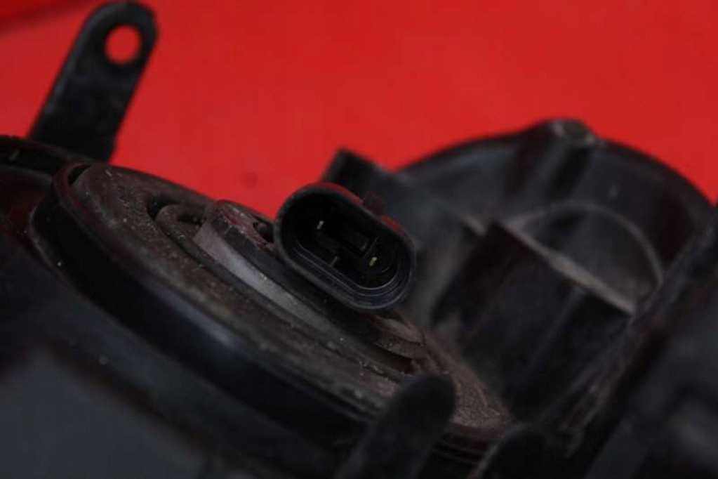 фото №8, Фара правый лампа перед eu 44-33 toyota avensis verso 01-03