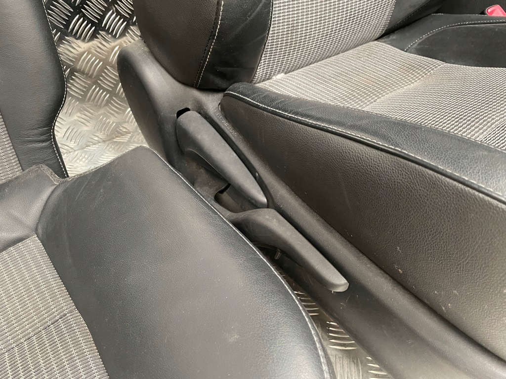 фото №14, Сиденья заднее сиденье обшивки кожа toyota auris ii hb europa