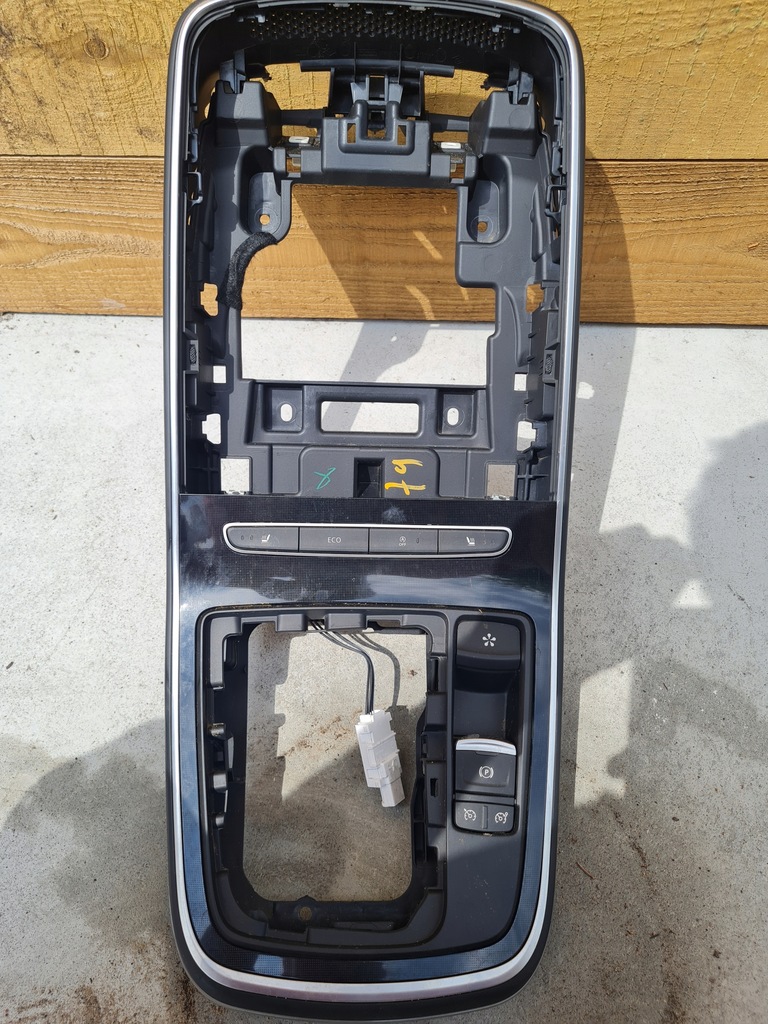 фото №1, Renault scenic iv панель средний рамка 682607429r