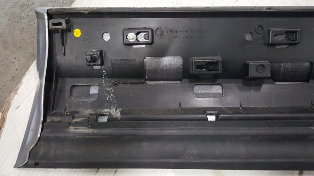 фото №10, Молдинг двері лівий перед vw touareg iii 760854939d демонтаж