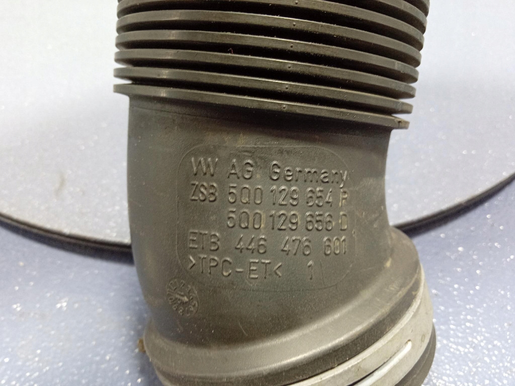 фото №6, Seat leon iii 2.0 tsi труба шланг воздуха 5q0129656 cjx