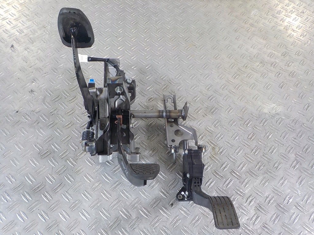 фото №1, Subaru forester iv sj 12-16 педаль педали комплект