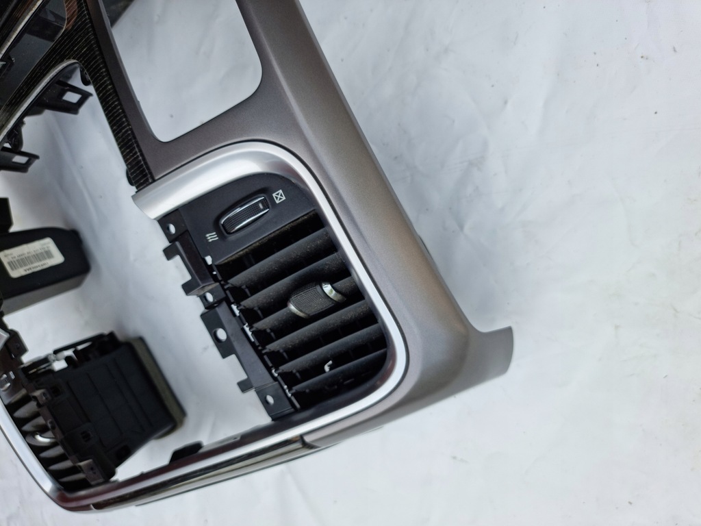 фото №10, Dodge ram 1500 longhorn limited lift 3.0 дизель рамка консоли средняя 15r