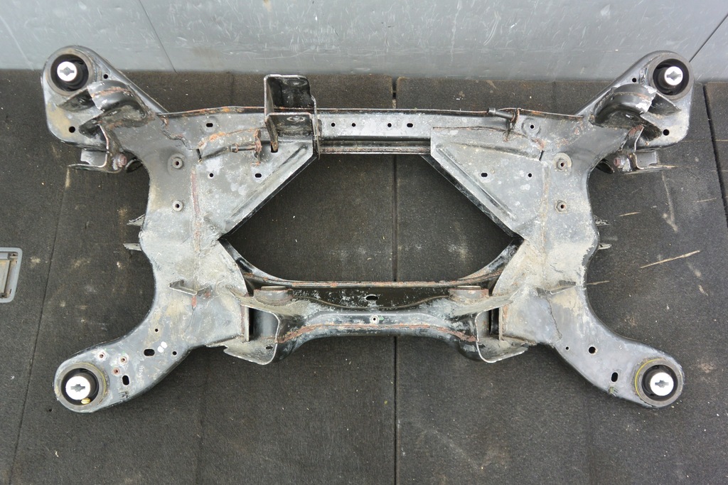 фото №11, Maserati levante підрамник підрамник балка поперечина задня