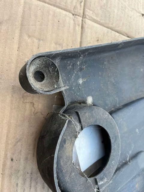 фото №16, Кришка двигуна mazda 6 2.3 16v