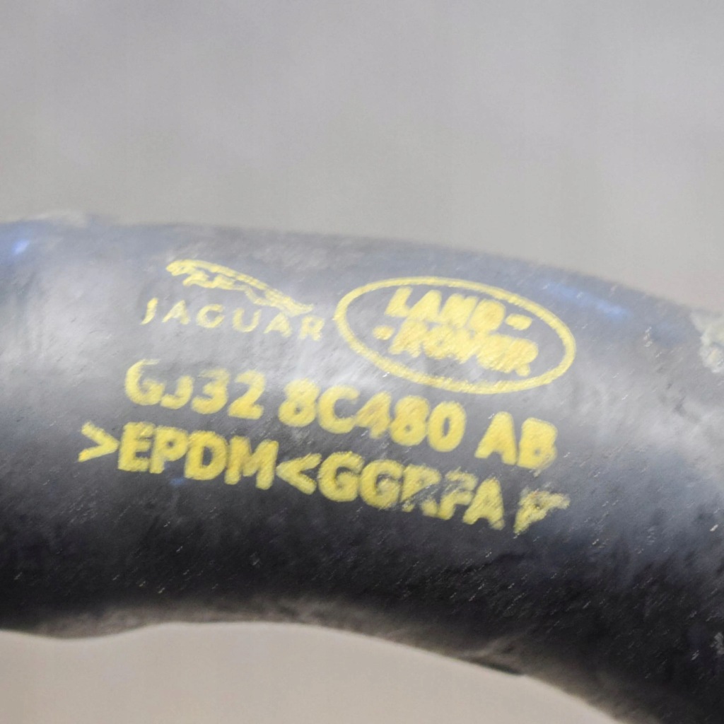 Jaguar e-pace 2018 шланг / пабтрубок  радиатора Недорого