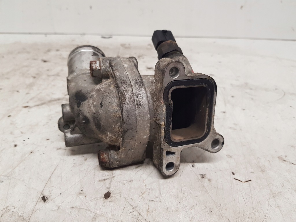 фото №1, Hyundai i40 1,7crdi корпус термостата 2011-