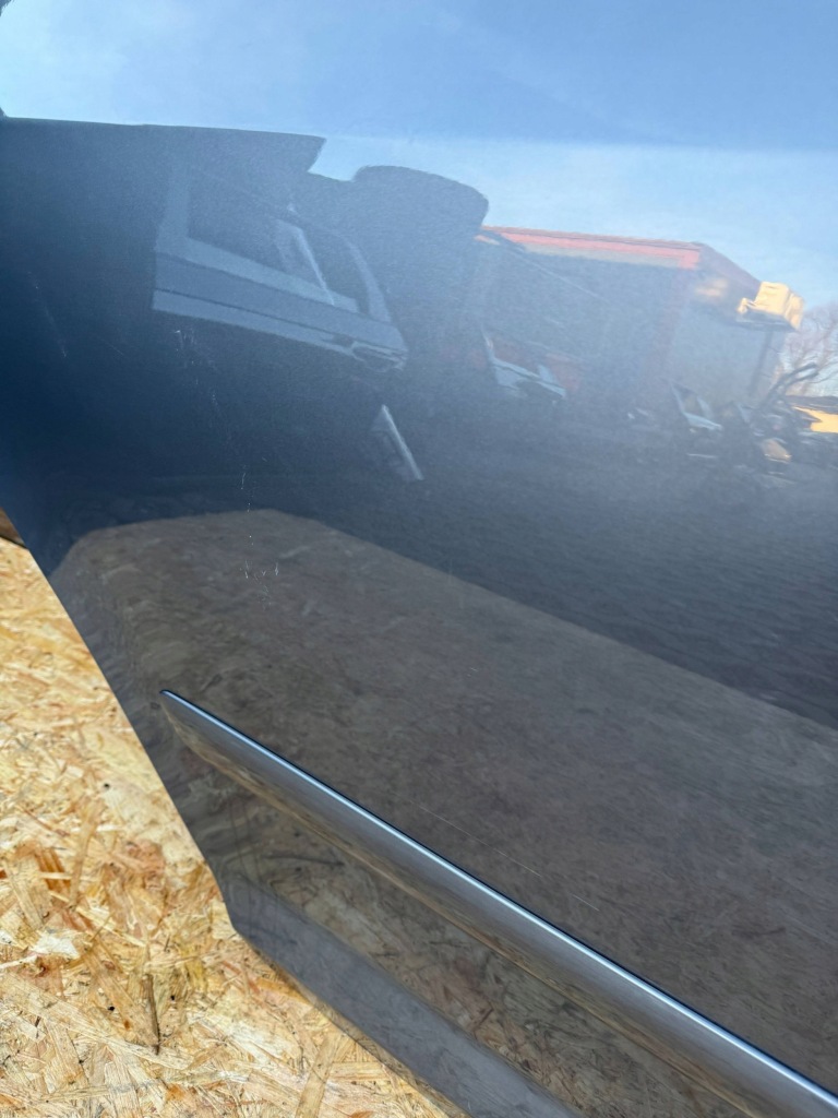 Купить Дверь задние правый  сторона volkswagen golf plus цвет la7t