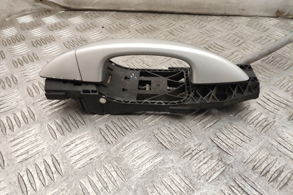 фото №8, Ручка задніх лівих двері vw touareg 7p5 5n0837017c 3.0l дизель 180kw