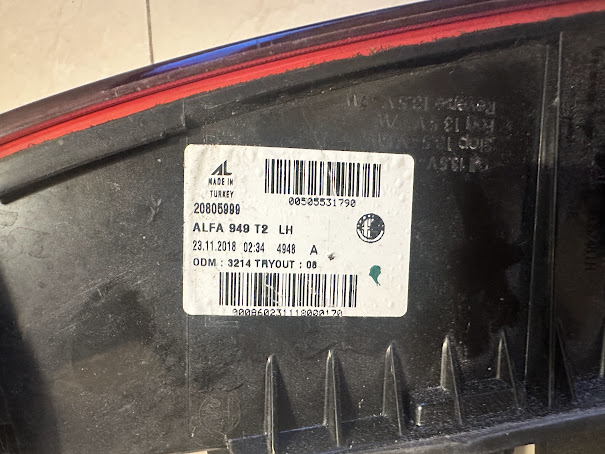 фото №3, Лампа задня alfa romeo stelvio ліва кришки 20805999