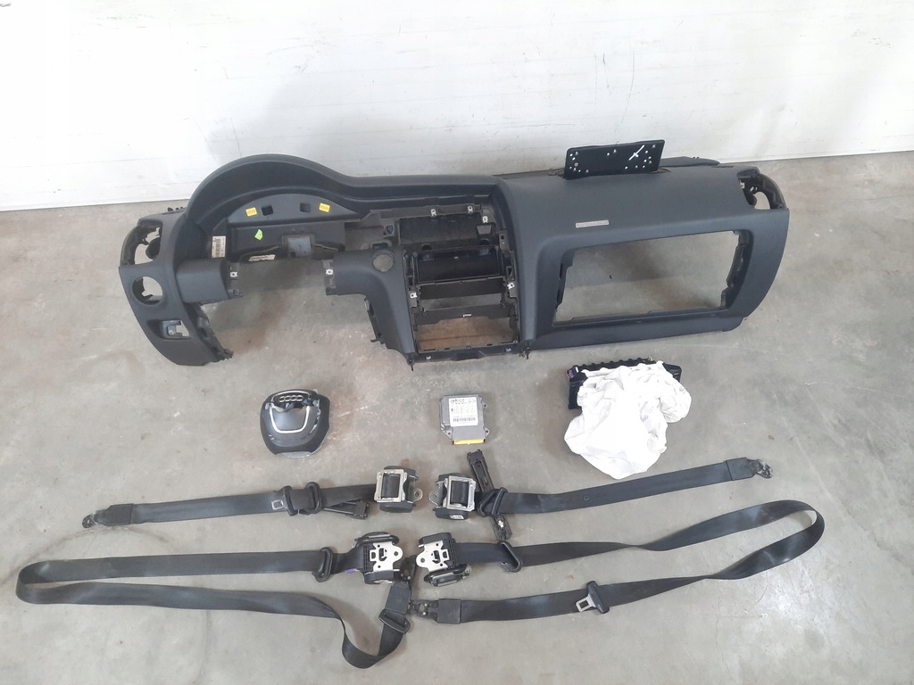 фото №1, Приборная панель консоль подушки безопасности ремни подушка безопасности audi q7 4l