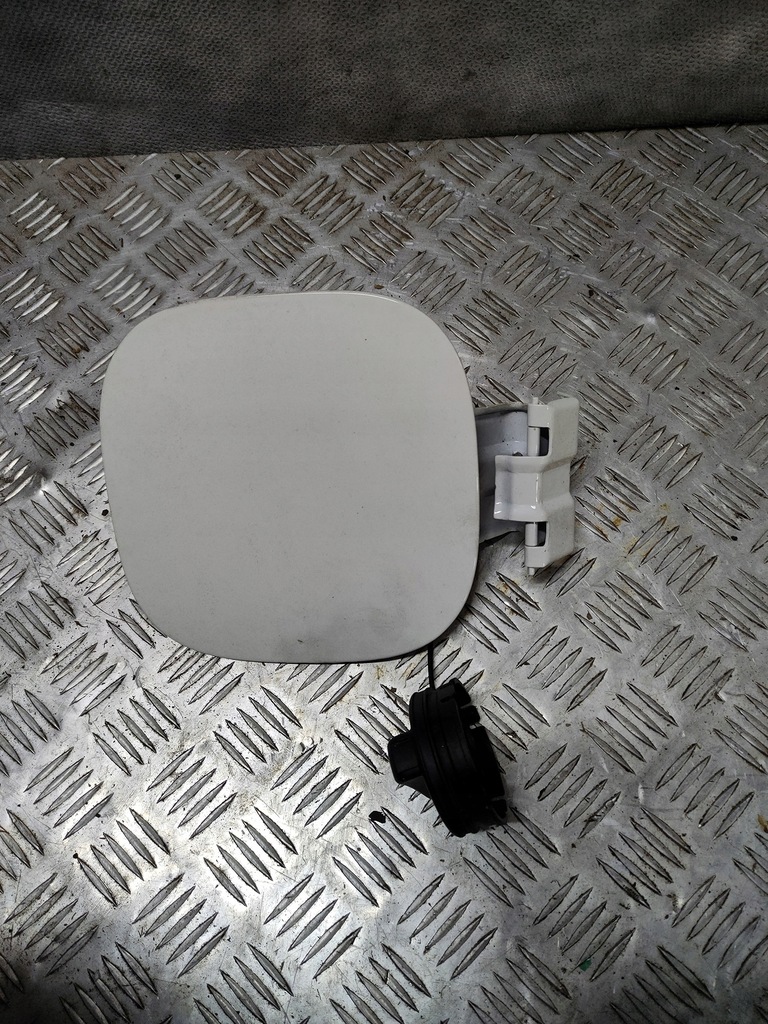 фото №1, Mitsubishi outlander iii крышка багажника топлива бака заливная горловина